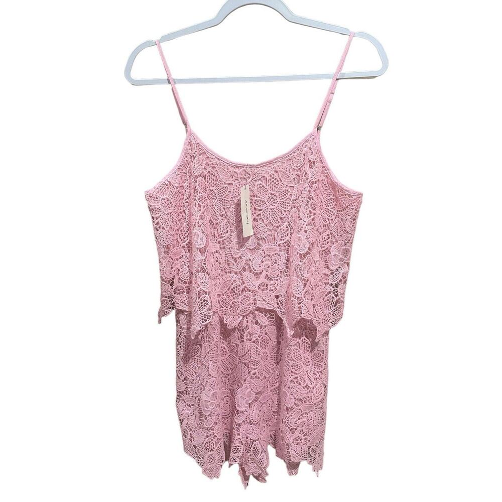 NWT Francesca’s Pink Crochet Lace Romper Spaghetti Straps Adjustable size Small - Picture 2 of 13
